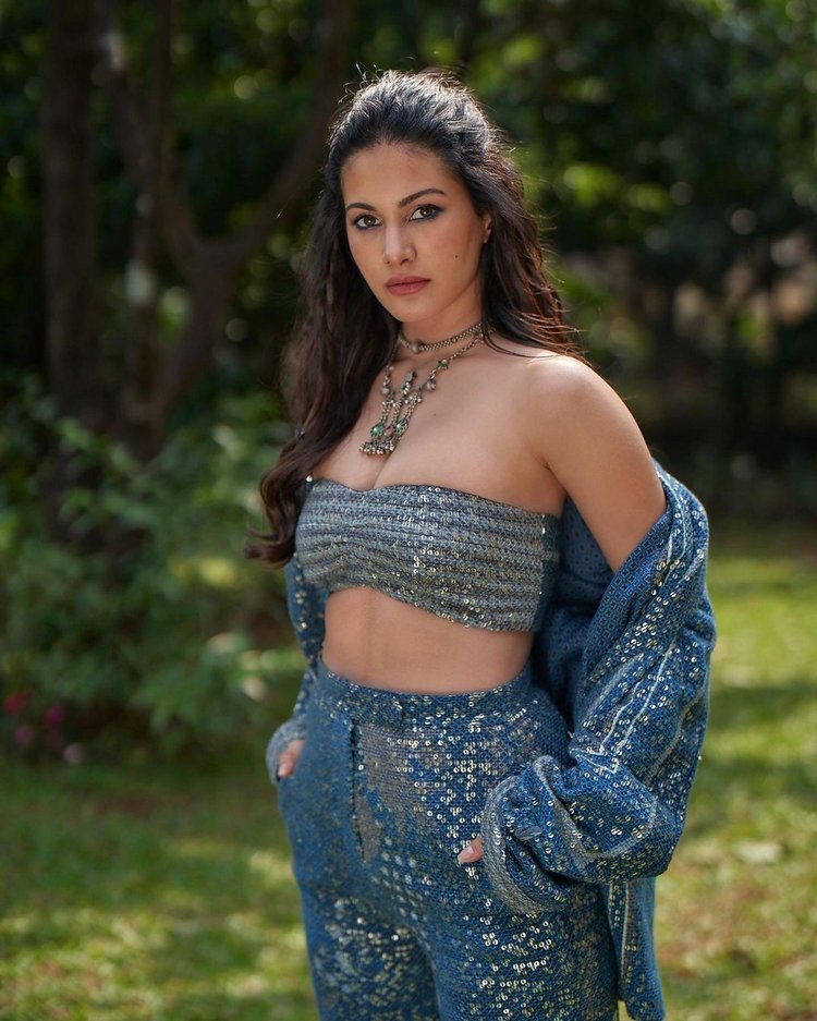 Amyra Dastur Sizzling Images.