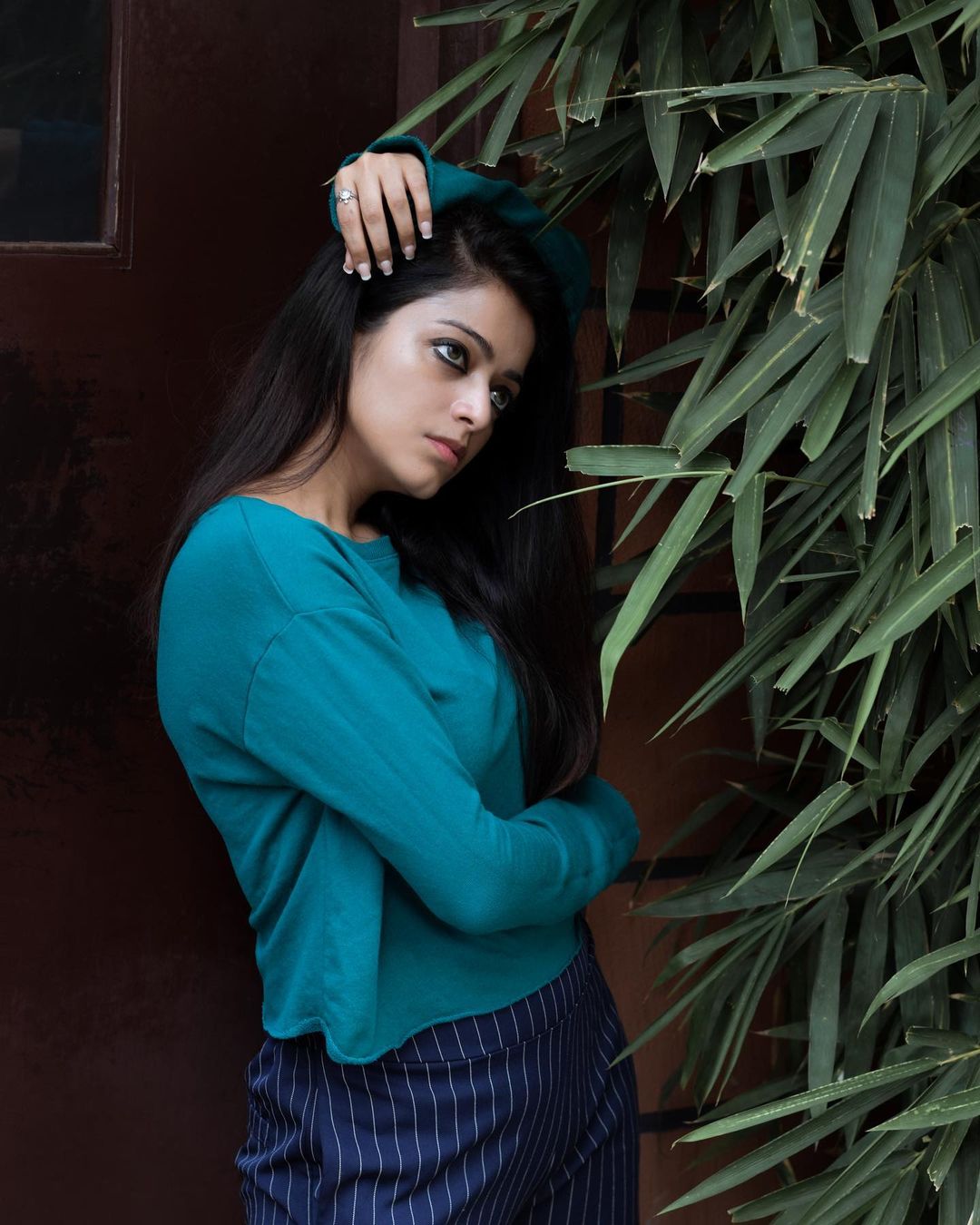 Actress Janani Iyer Sizzling Stills.