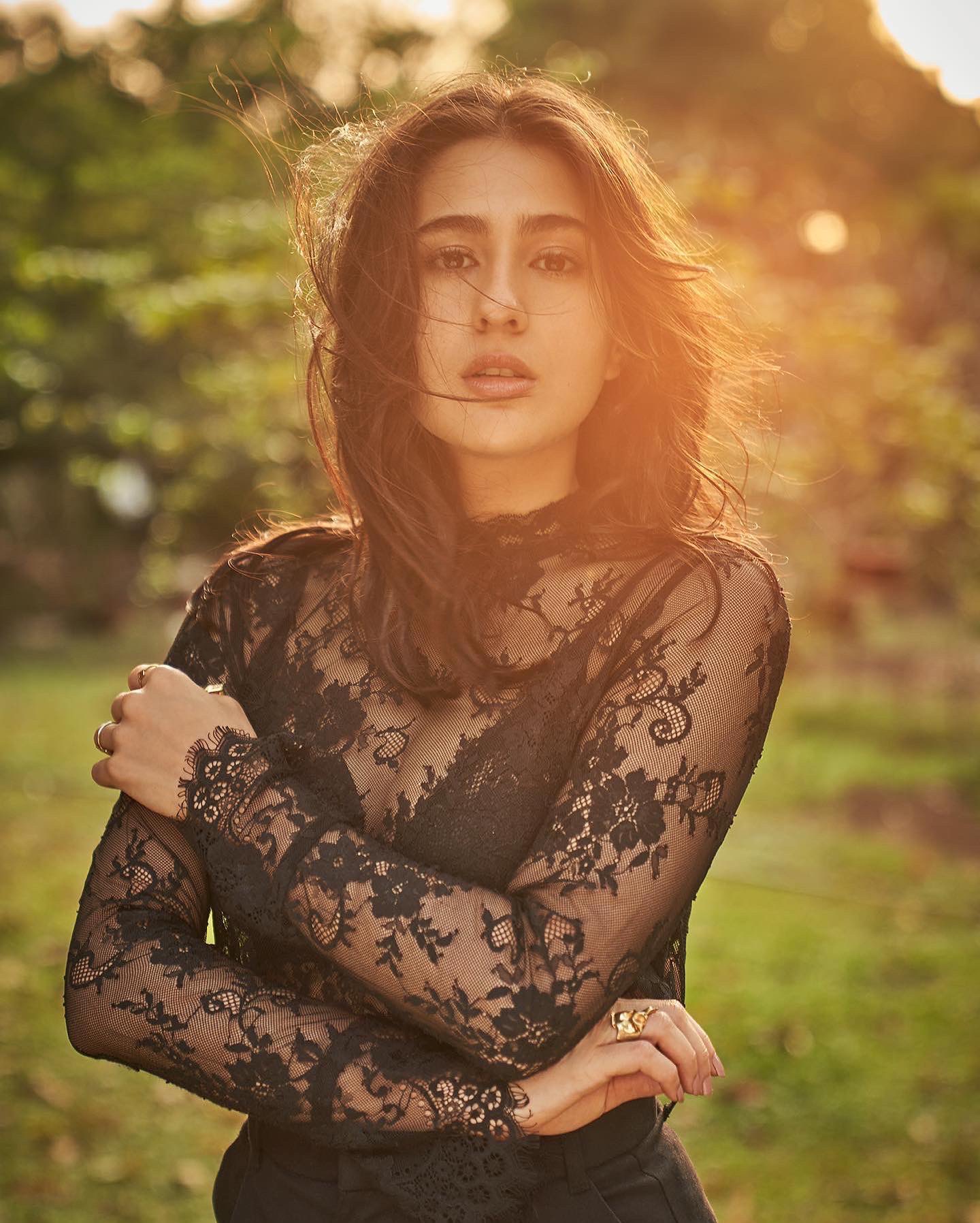 Sara Ali Khan Beautiful Images.