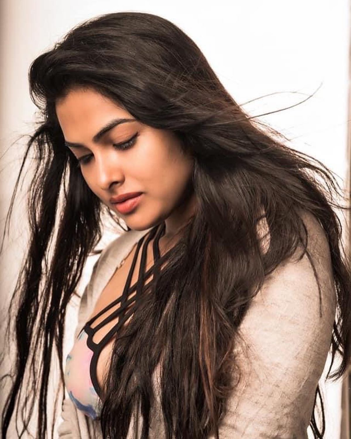 Divi Vadthya Dazzing Stills.