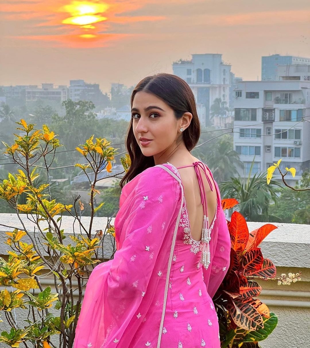 Sara Ali Khan New Images.