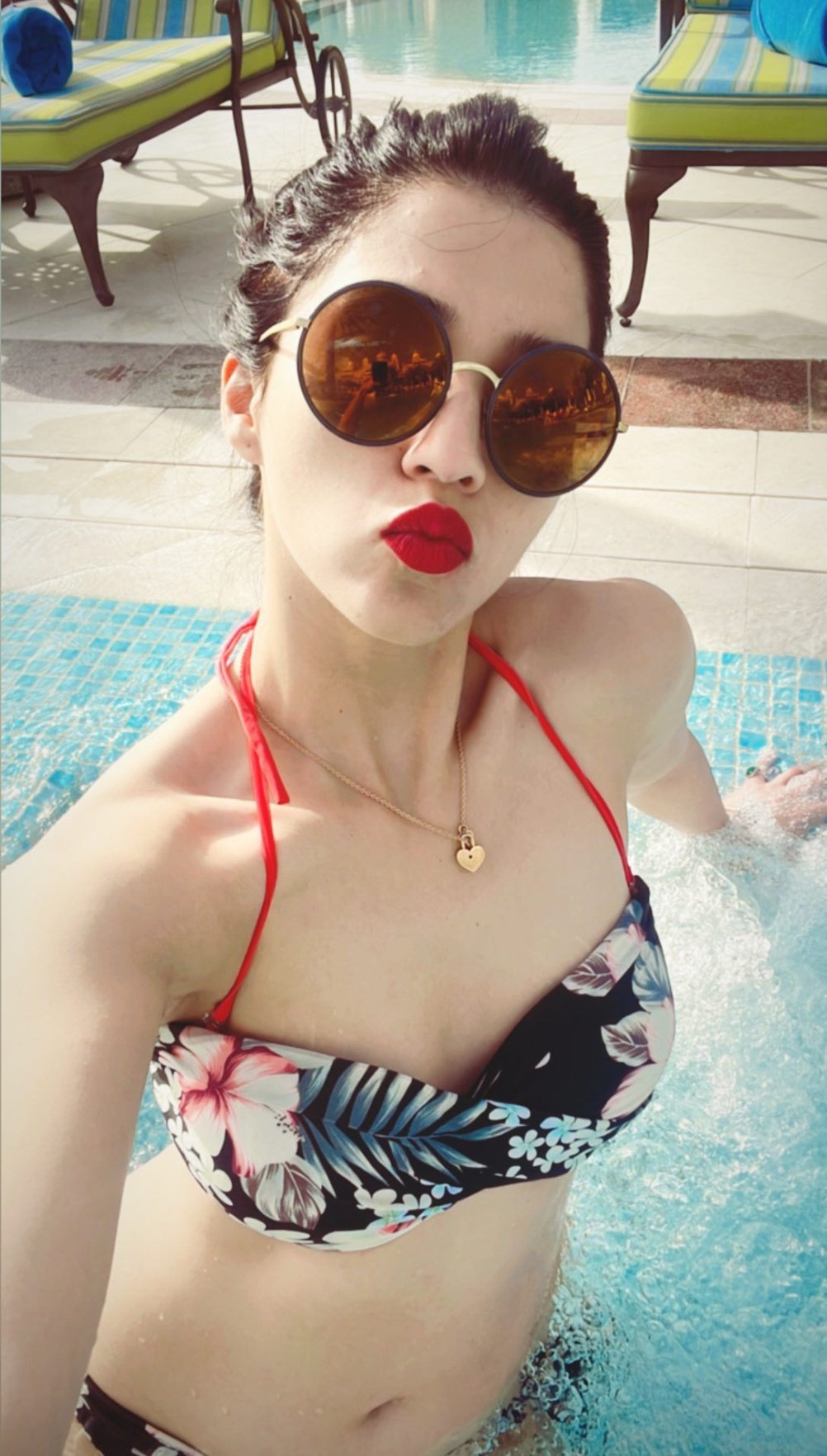 Mehreen Pirzada Stunning Stills.