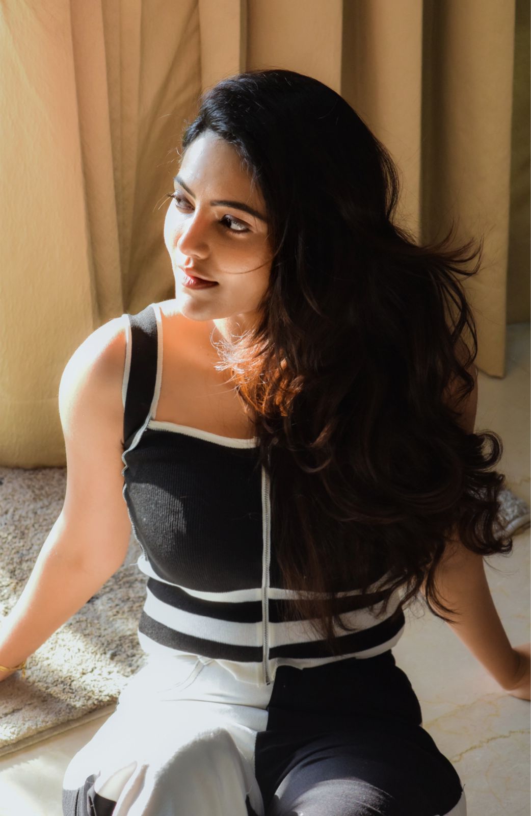 Athulya Ravi Dazzling Stills.