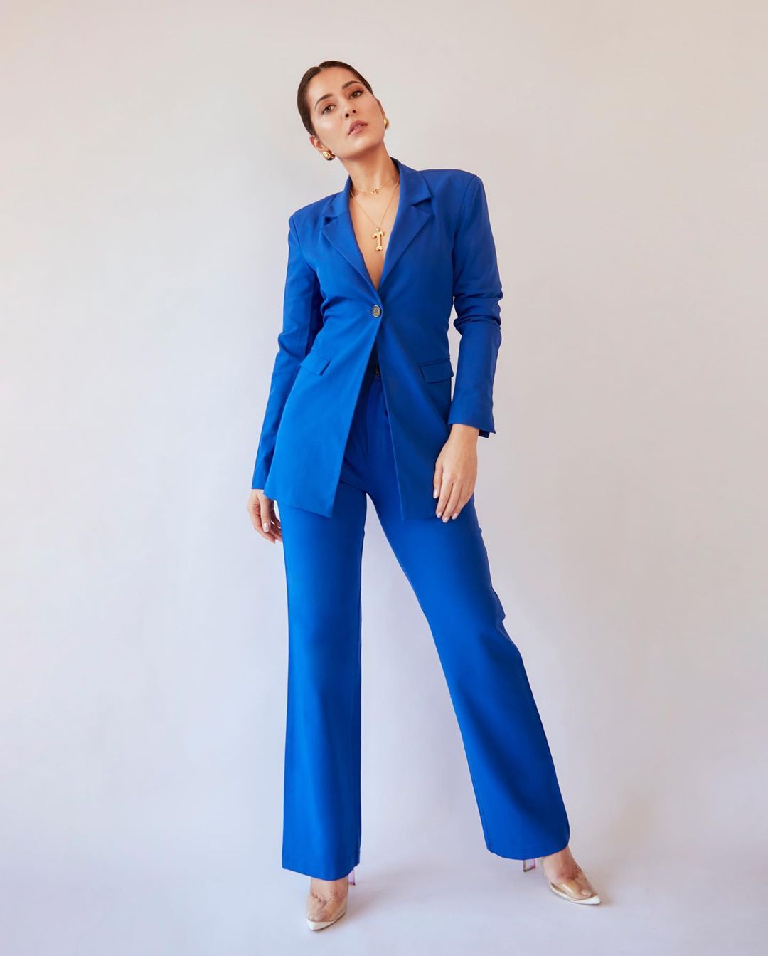 Raashi Khanna Stills.