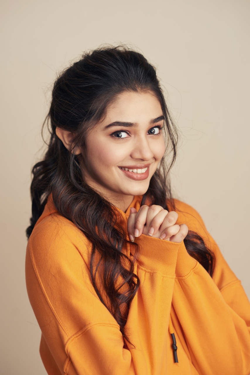 Krithi Shetty Sizzling Pics.