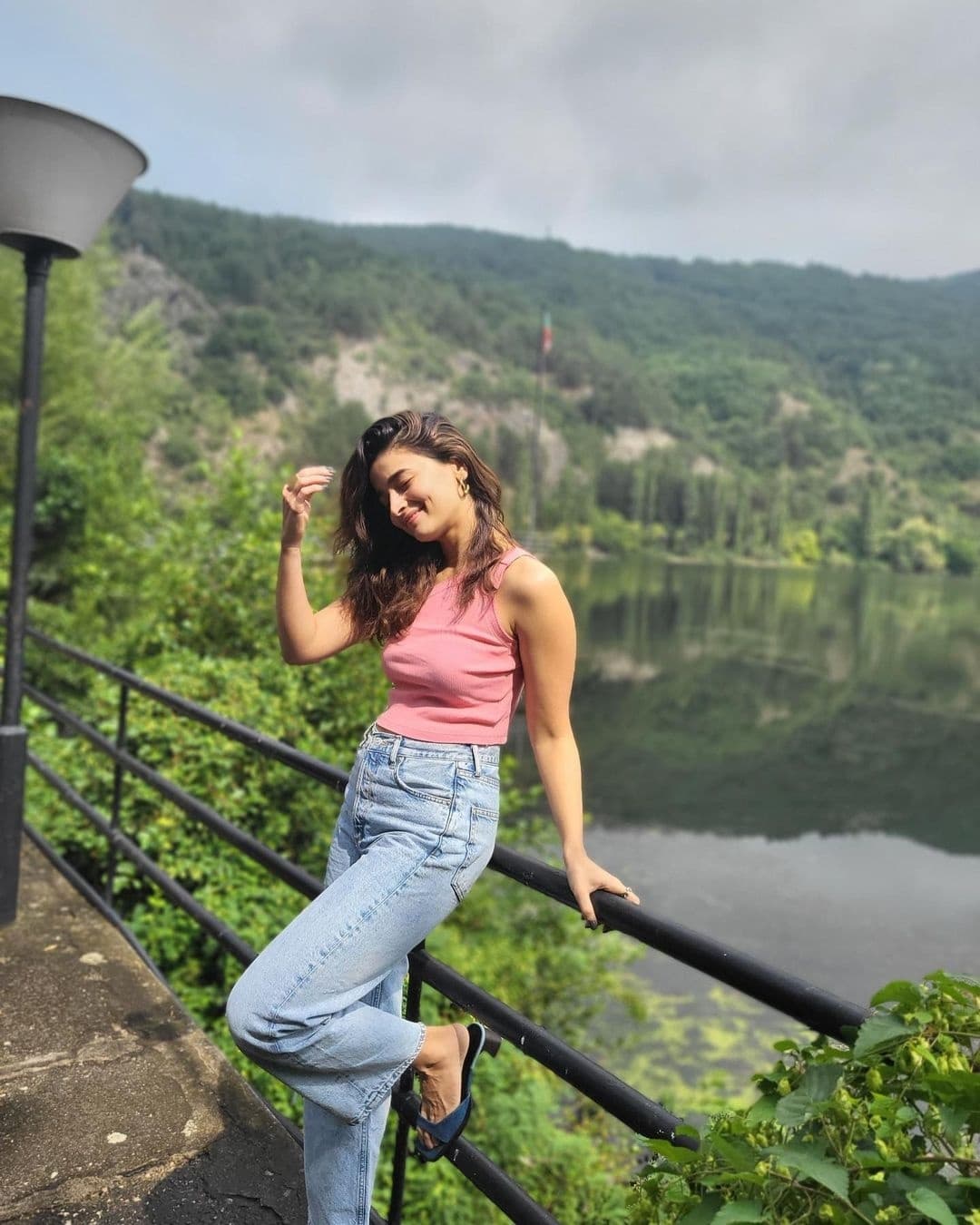 Alia Bhatt Sizzling Images.