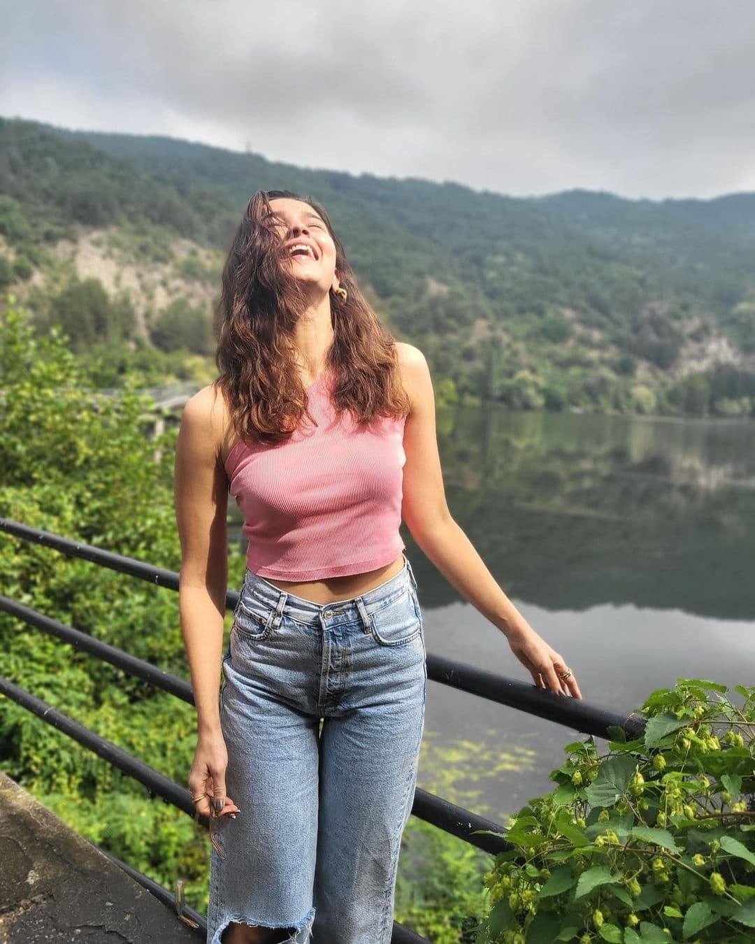 Alia Bhatt Sizzling Images.