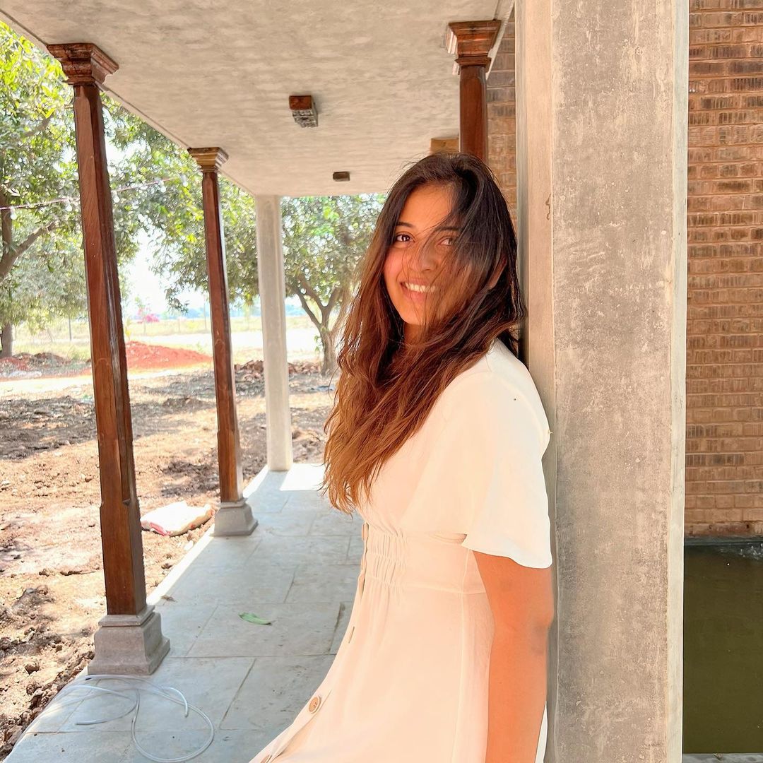 Anjali Amazing Photos.