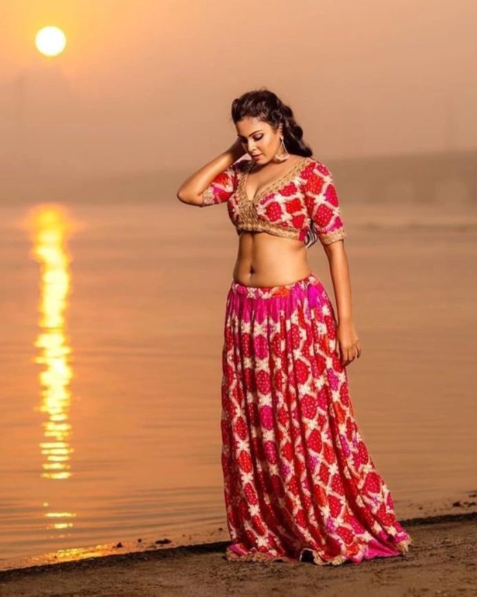 Chandini Tamilarasan Sizzling Images.