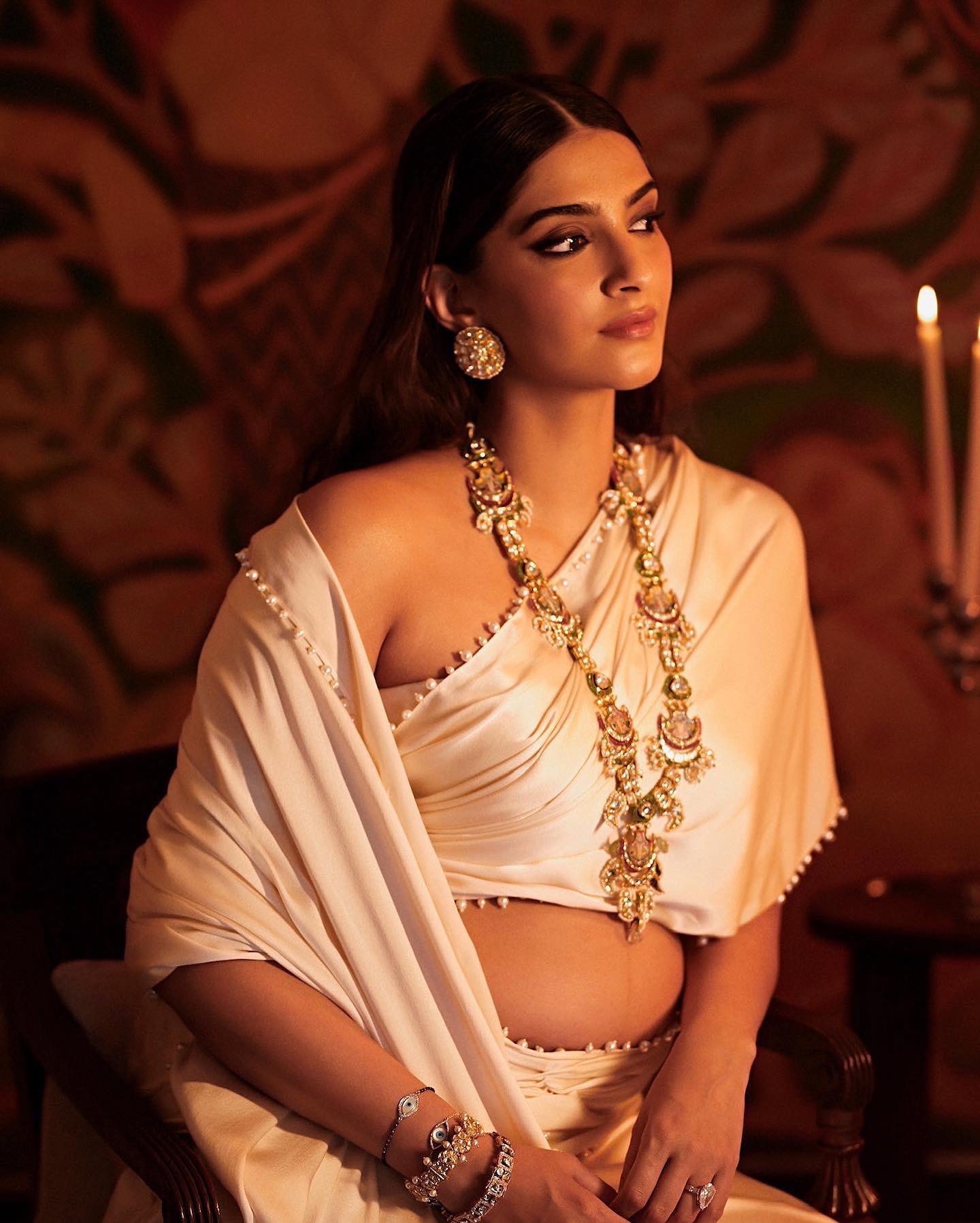 Sonam Kapoor Stunning Images.