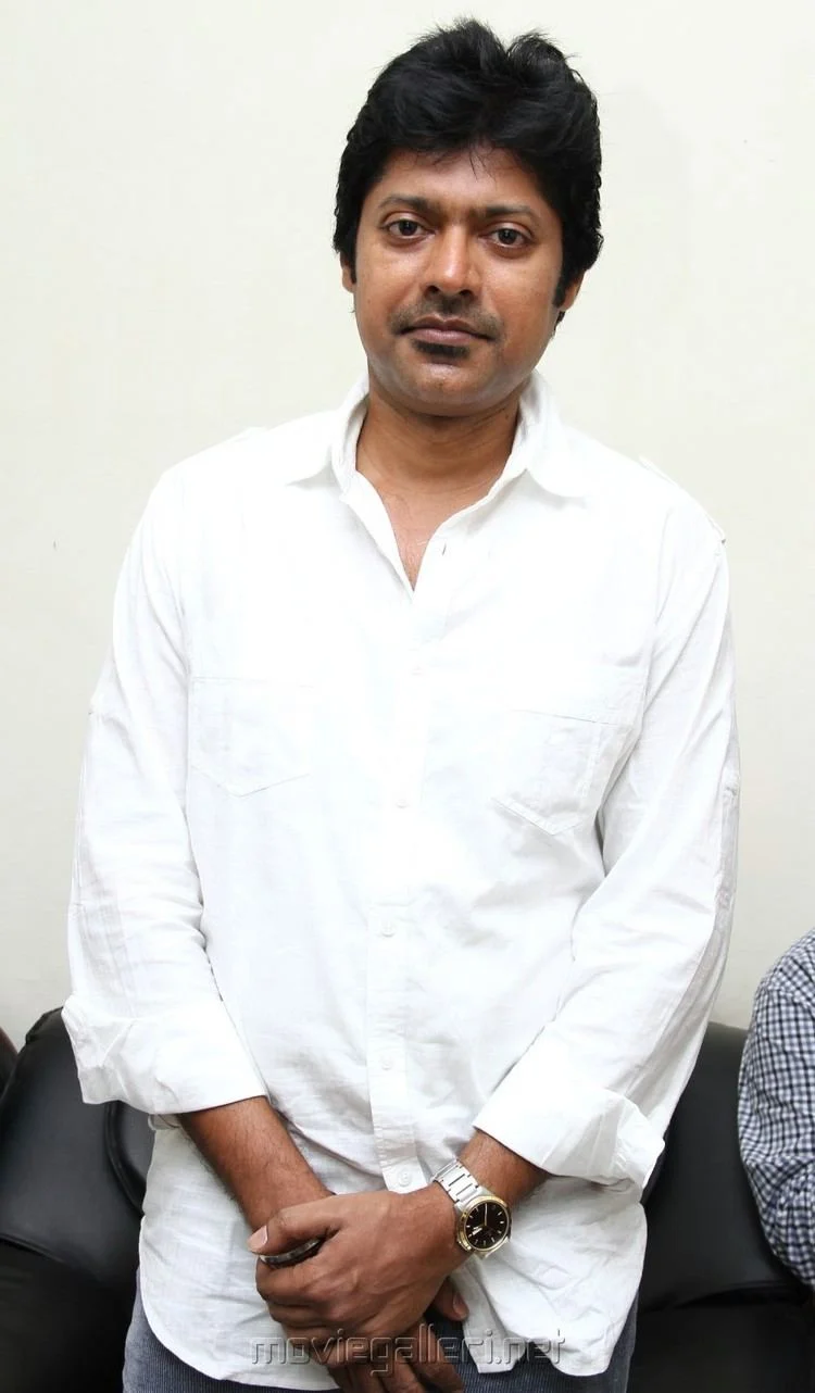 Who is going to direct AK 62?