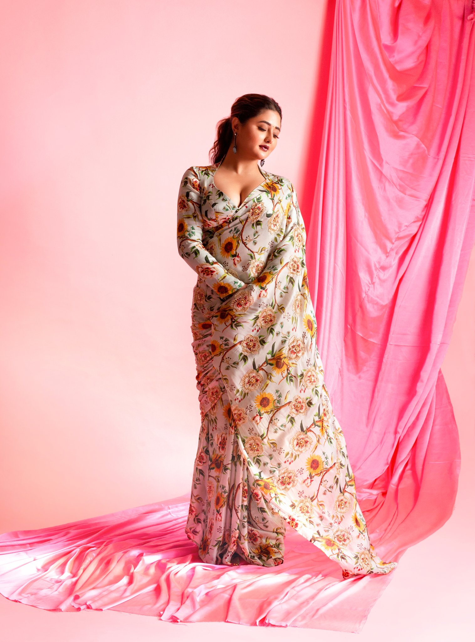 Gorgeous Stills of Rashami Desai!