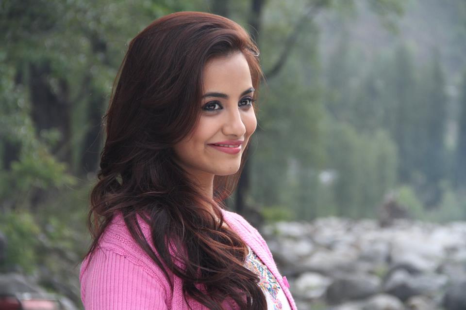Baankey Ki Crazy Baraat Hindi Movie Stills | Tia Bajpai