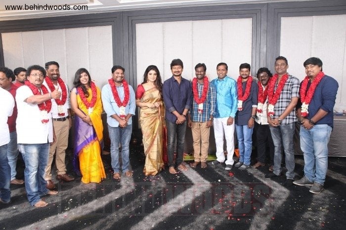 Kannai Nambathey Movie stills!