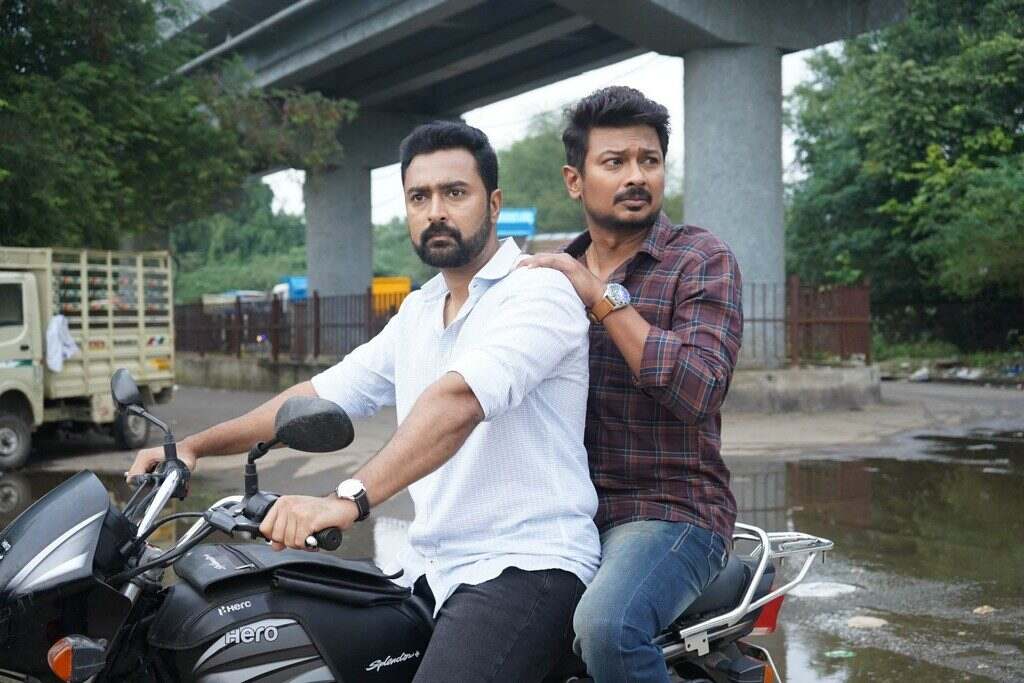 Kannai Nambathey Movie stills!