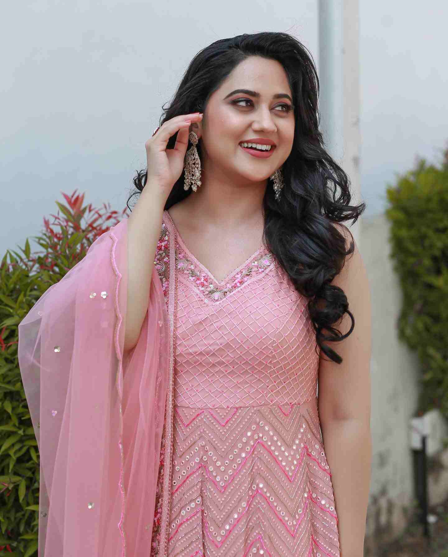 Charming stills of Miya George!