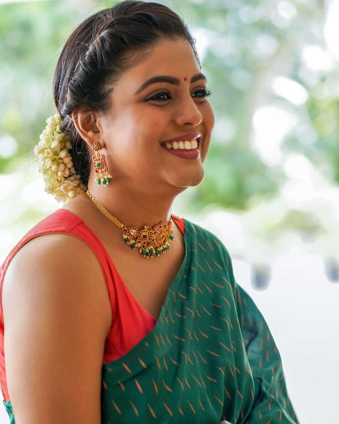 Sizzling Images of  Iniya!