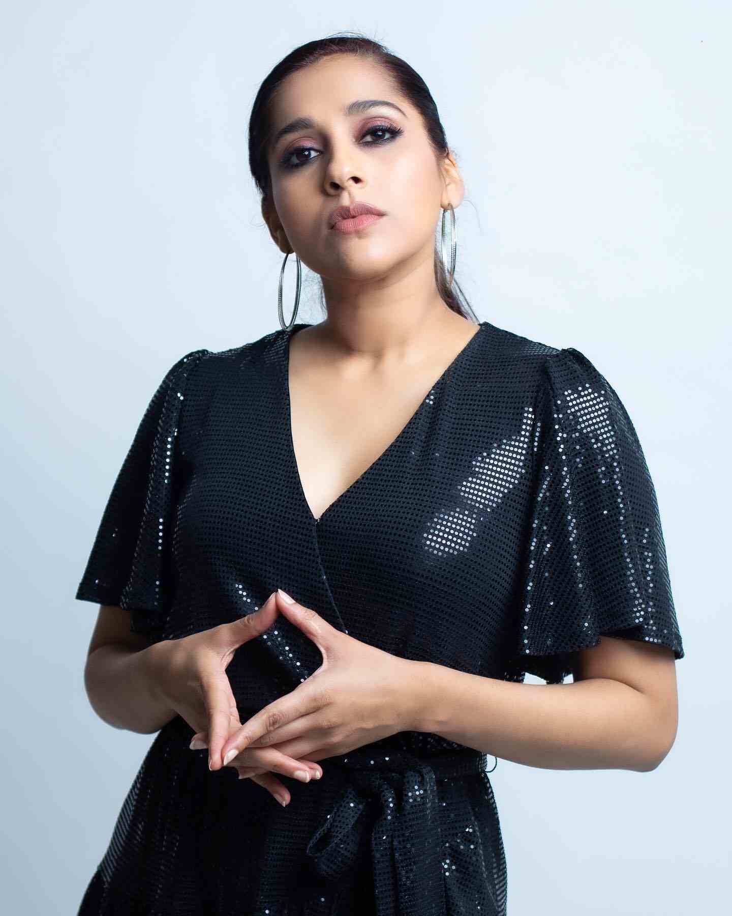 Recent Clicks of Rashmi Gautam !