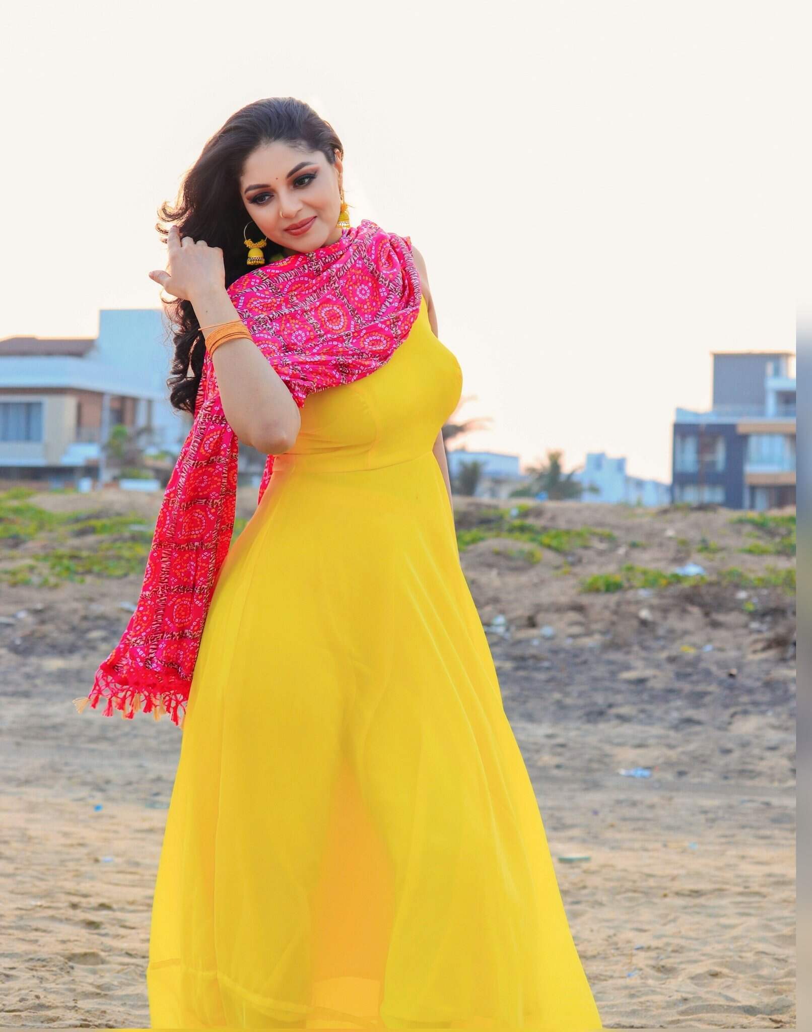 Fresh Photos of Sanam Shetty !