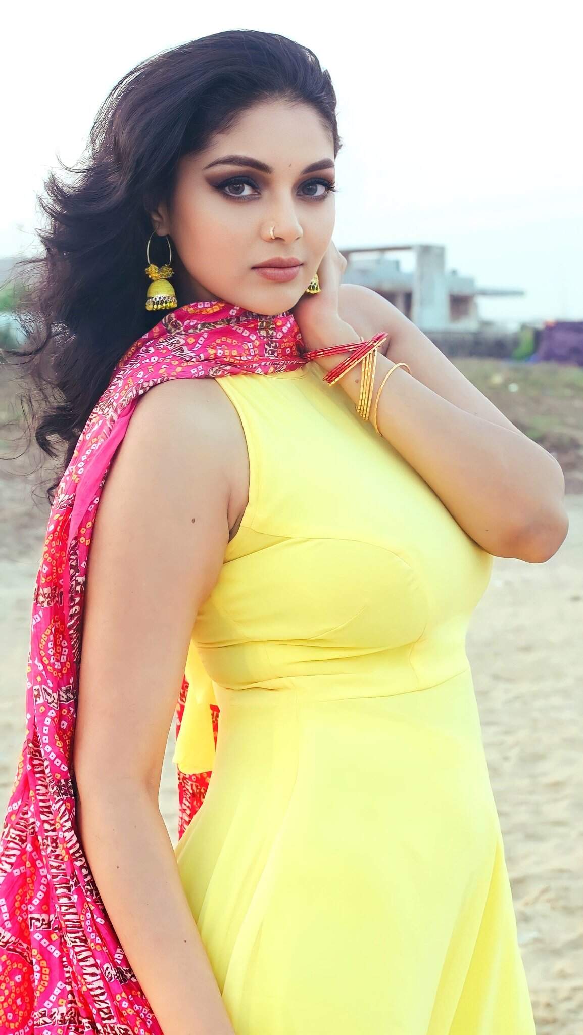 Fresh Photos of Sanam Shetty !