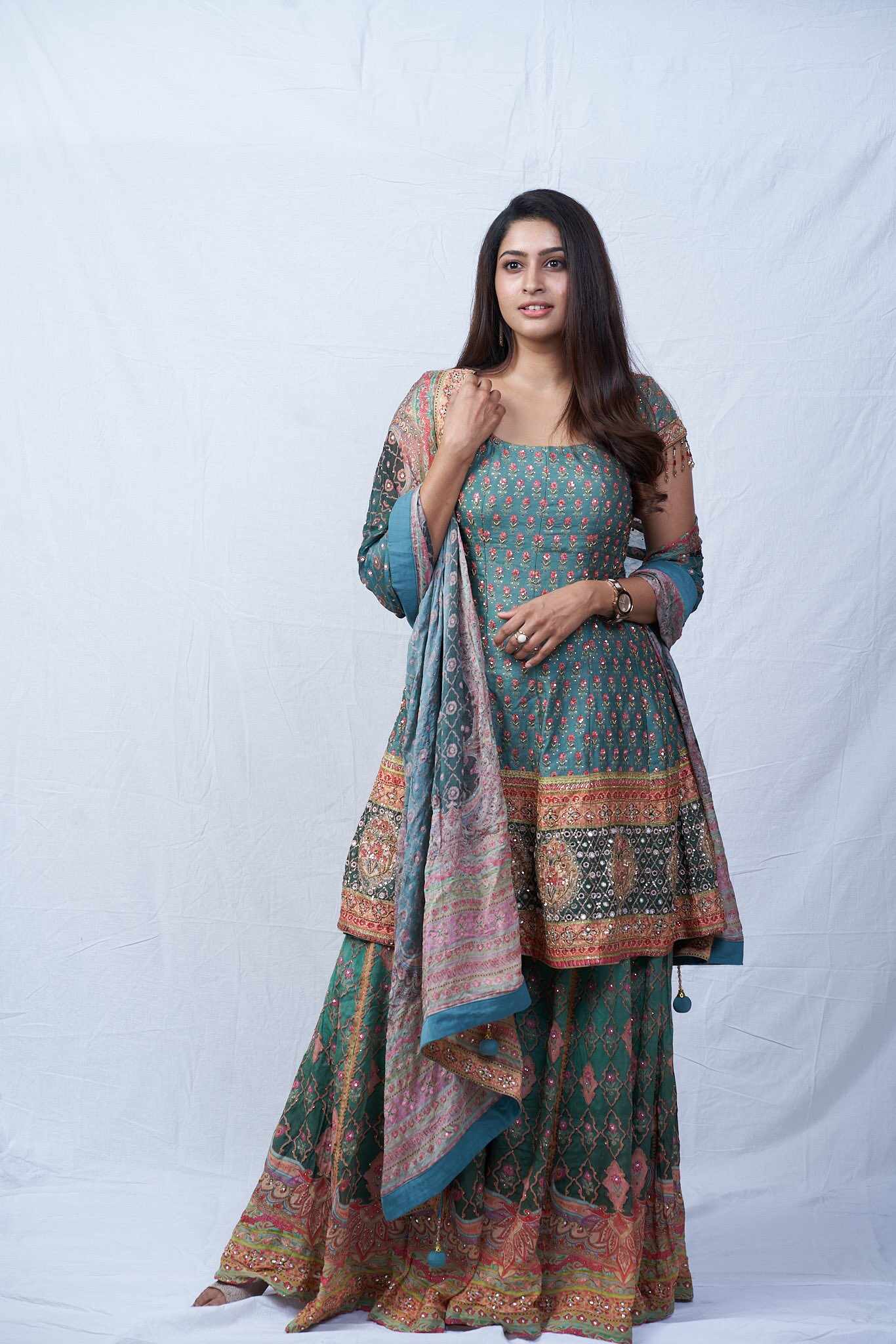 Gorgeous Stills of Tanya Ravichandran!