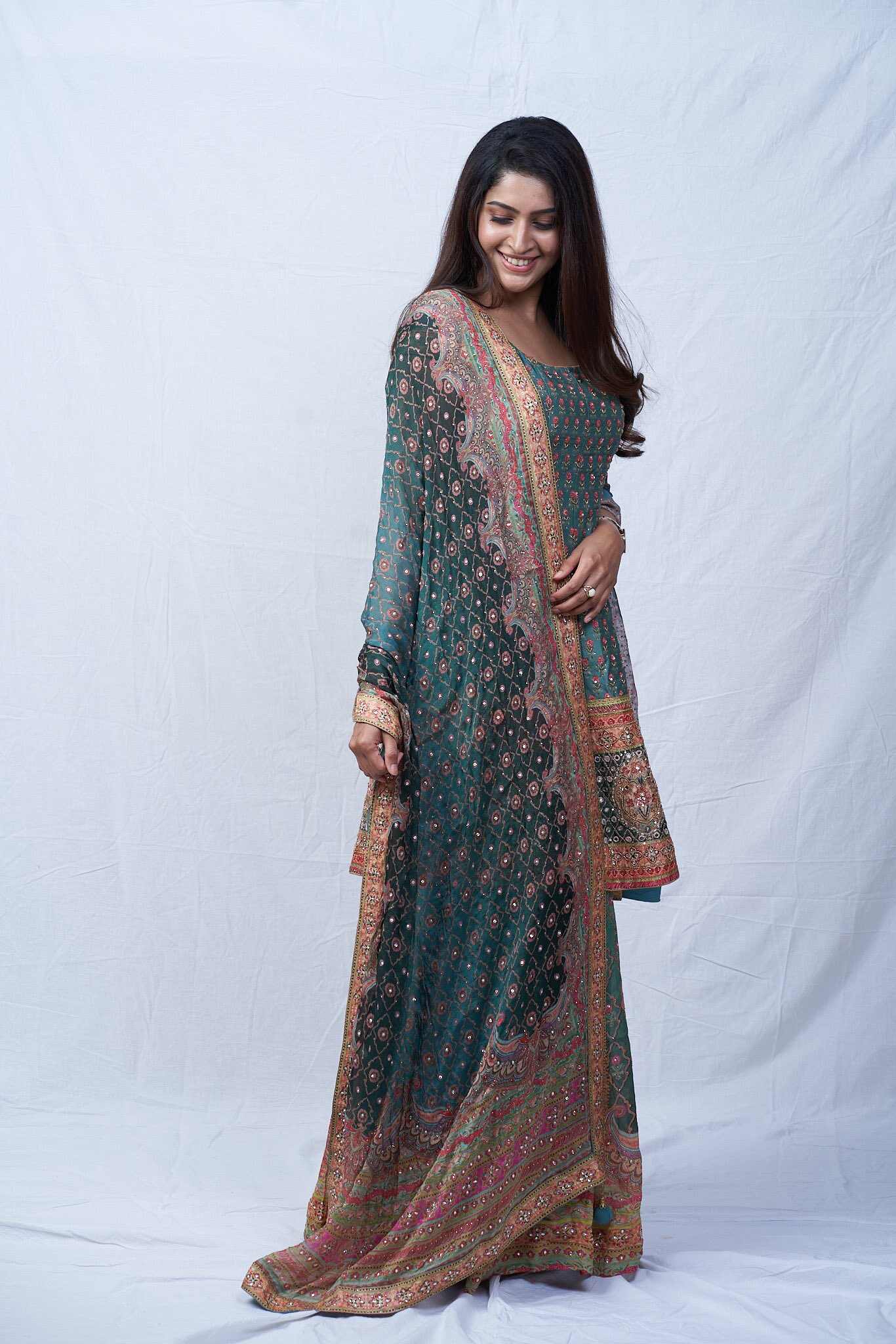 Gorgeous Stills of Tanya Ravichandran!