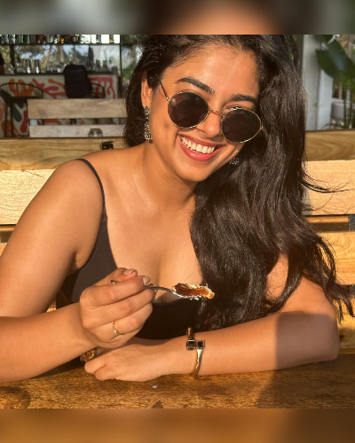 Gorgeous Stills of Siddh iIdnani!