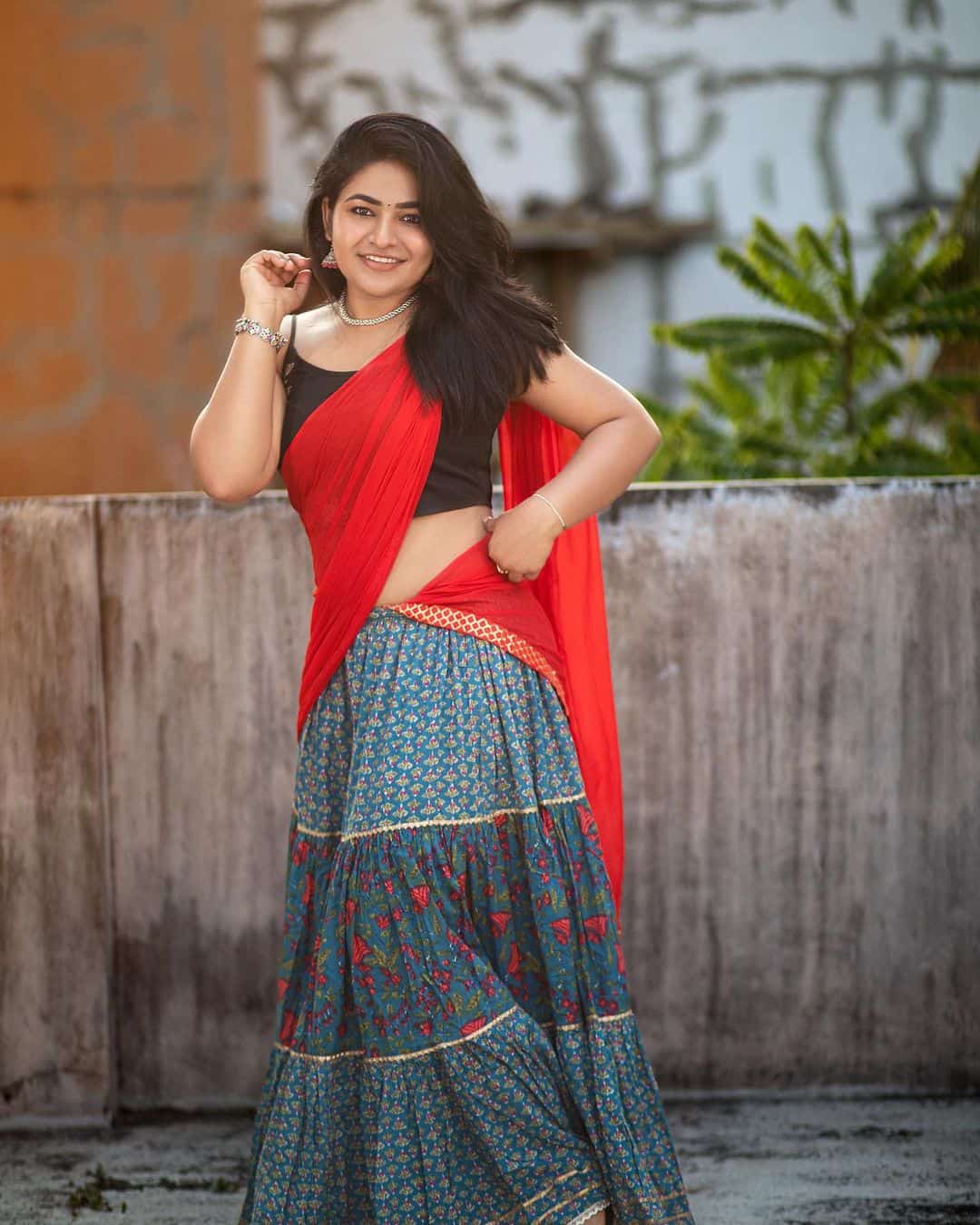 Fresh Photos of Shruthi Selvam!