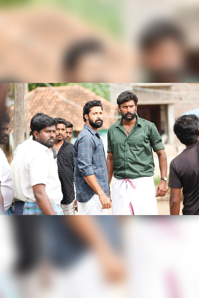 Kazhuvethi Moorkkan Movie Picturs 