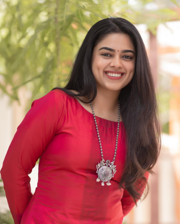 Gorgeous Stills of Siddhi Idnani!