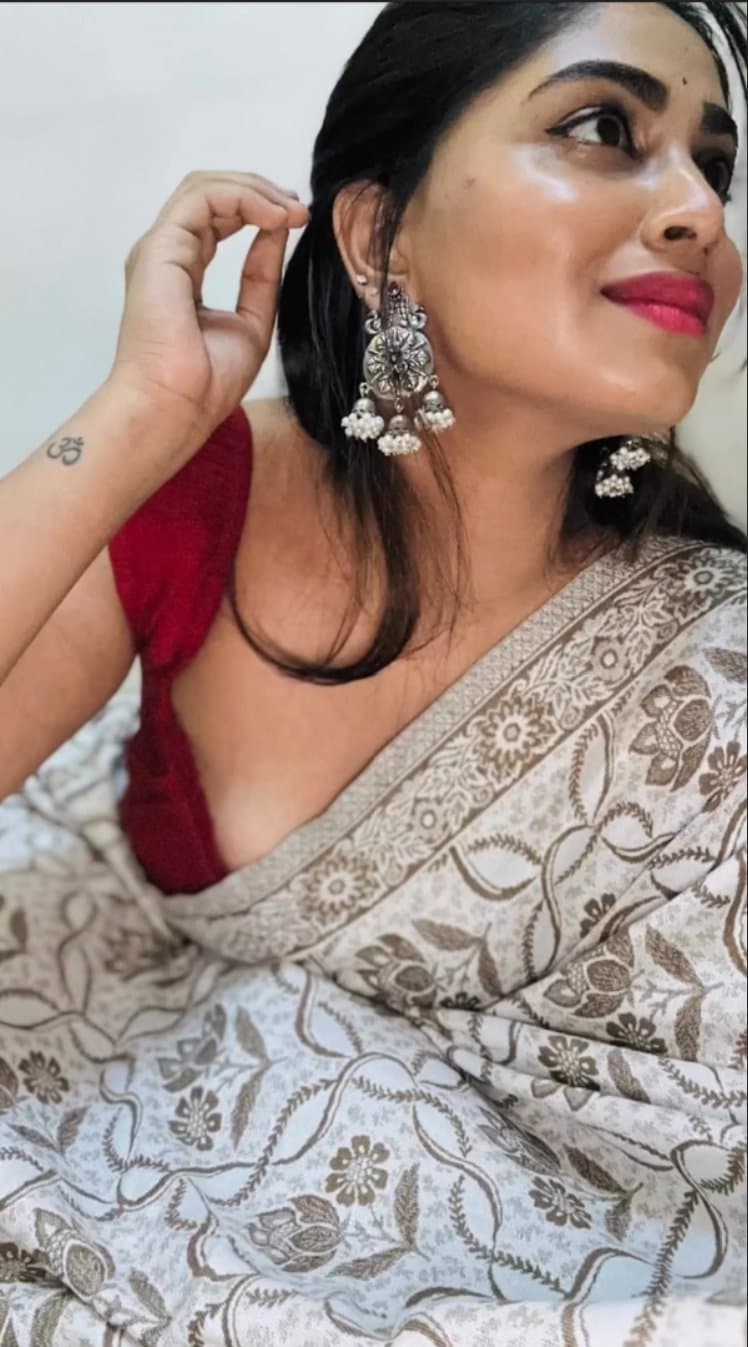 Sizzling Images of Shivani Narayanan!