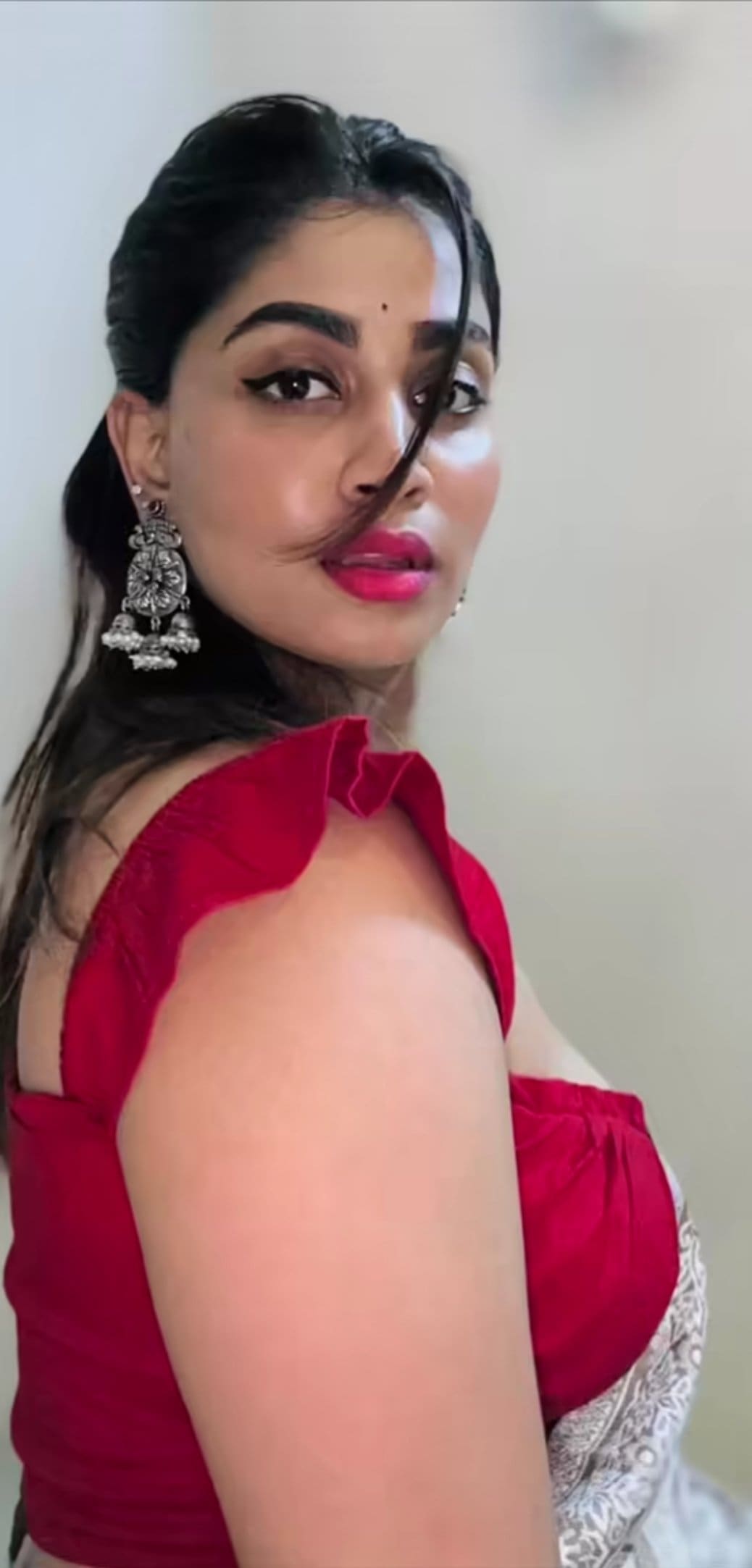 Sizzling Images of Shivani Narayanan!