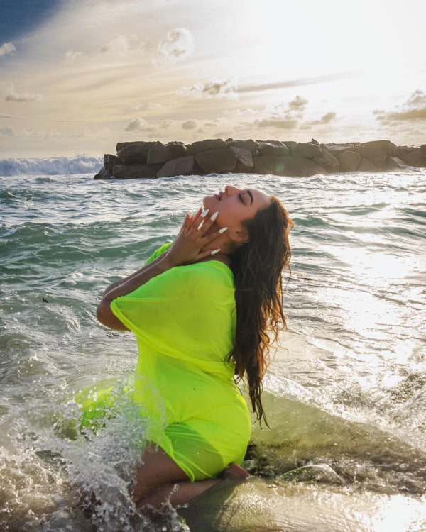 Sizzling Images of Sonakshi Sinha!