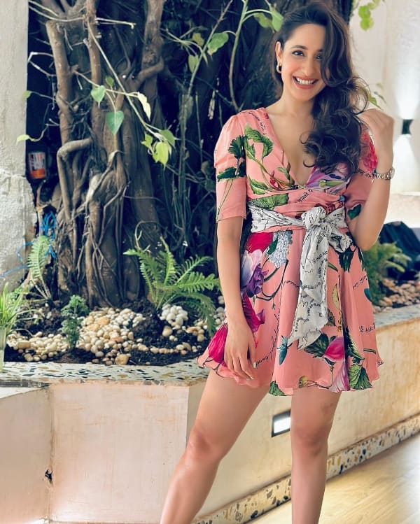  \"Pragya Jaiswal: Captivating and Trending Images that Ignite Curiosity!\"