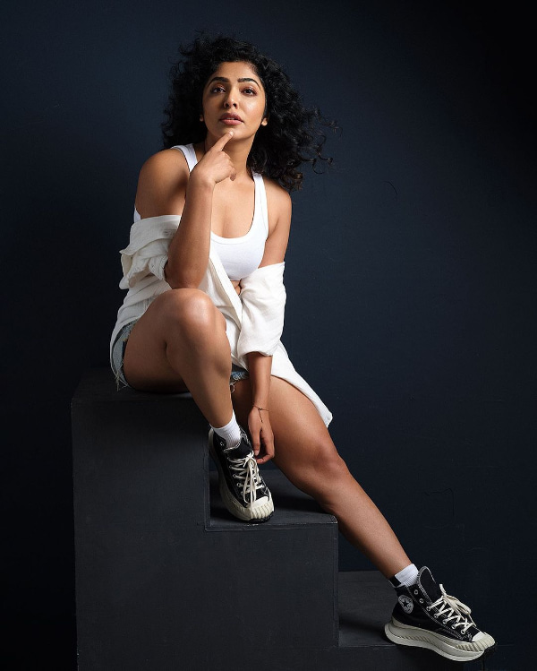 Captivating Portraits of Rima Kallingal: Unveiling the Beauty Within