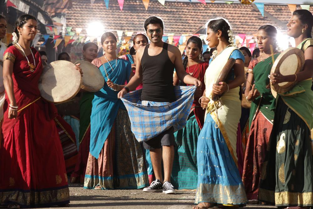 Vaalu Tamil Movie Stills | Simbu