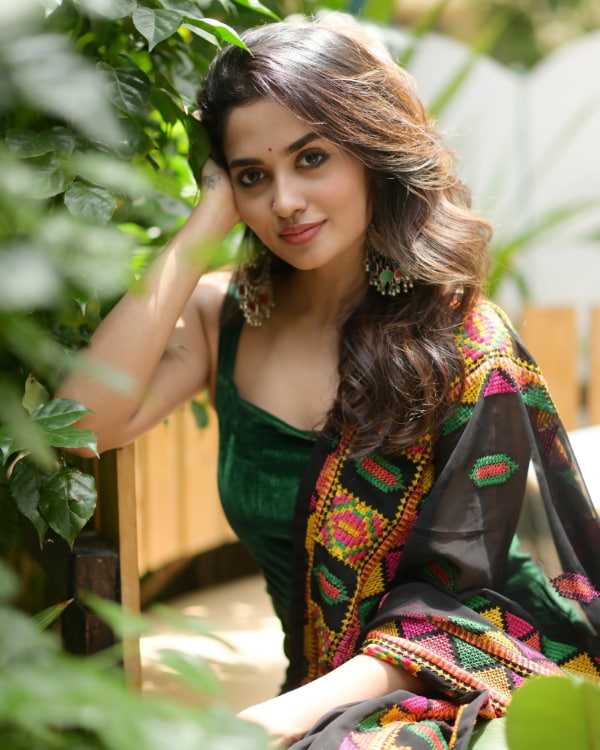 Captivating Teju Ashwini Stills | Exquisite Photography Collection