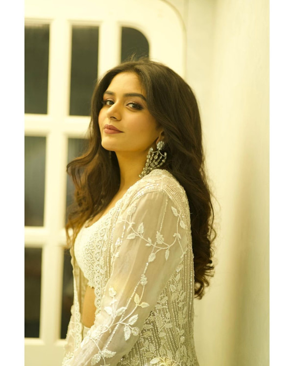 \"Captivating Stills of Aditi Shankar | Enchanting Photoshoot Highlights\"