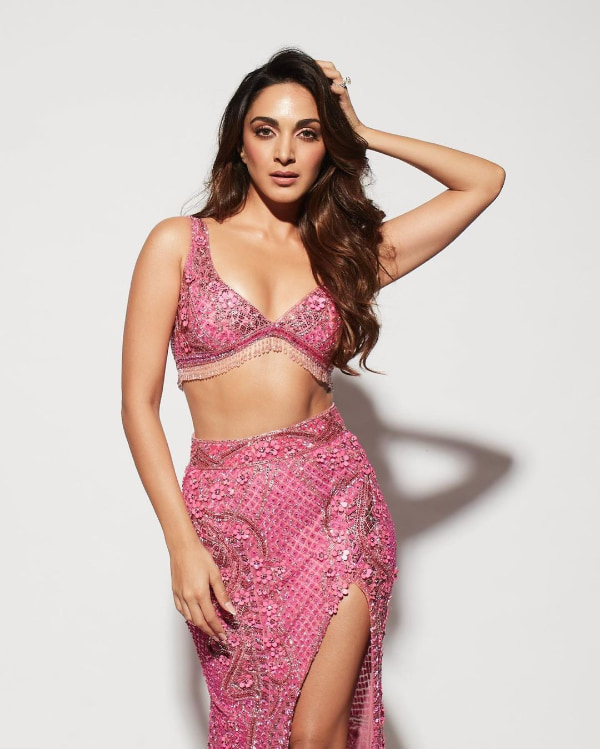 Captivating Kiara Advani: A Stunning Collection of Still Images!