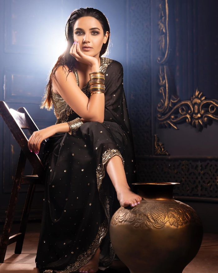 Captivating Shots of Jasmin Bhasin | Exquisite Stills & Trending Photos!