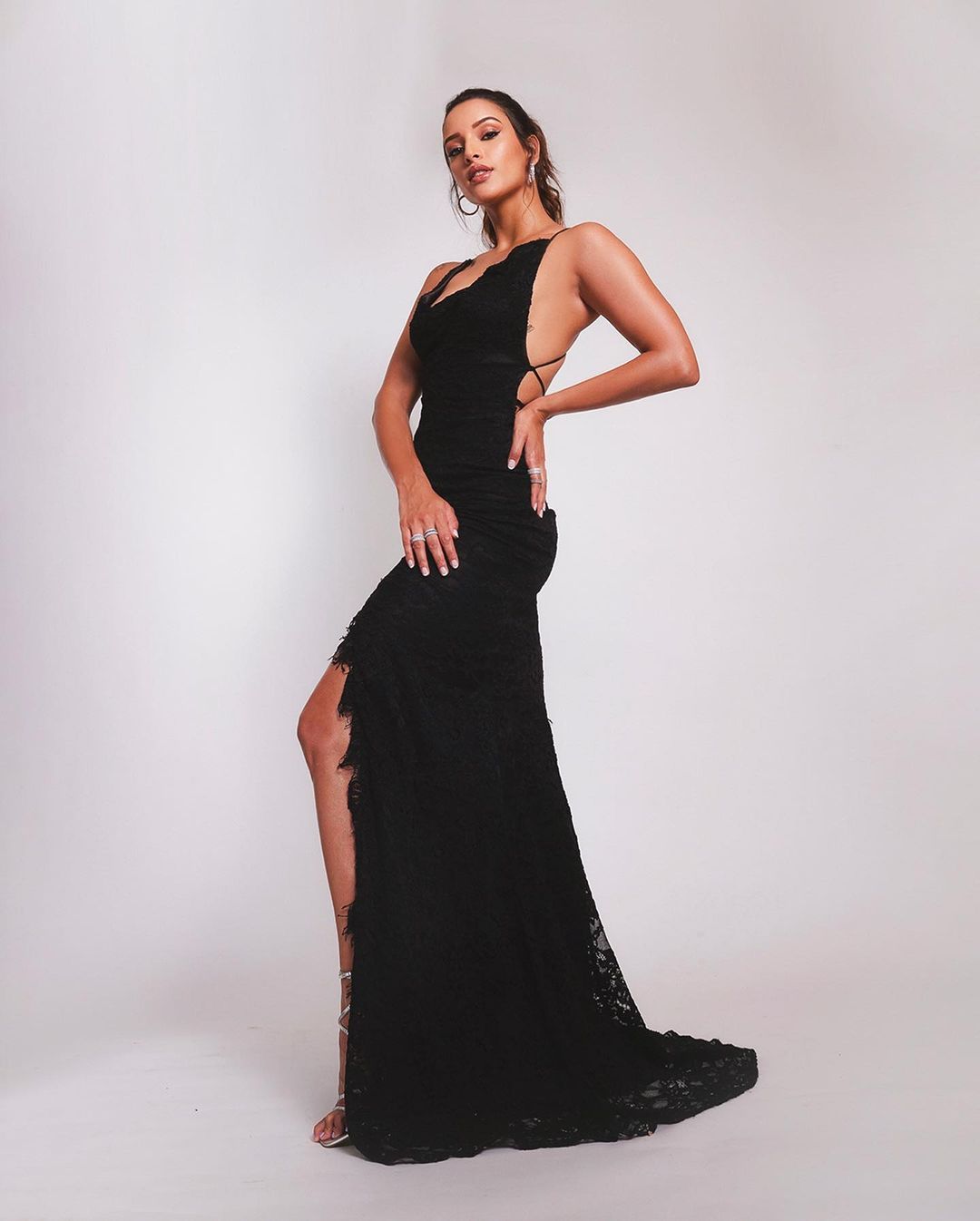 \"Discover Stunning Clicks of Tripti Dimri | Latest Photoshoot Trends!\"