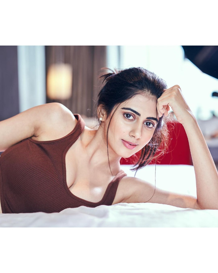 \"Discover the Newest Snaps of Gehna Sippy: Trendy Photo Updates!\"