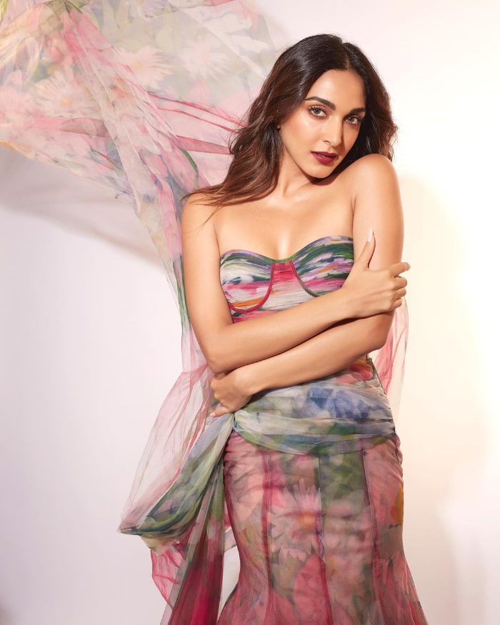 Trending Shots: Kiara Advani's Latest Captivating Clicks!