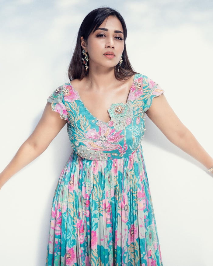 \"Latest Captivating Snaps of Nivetha Pethuraj - Explore the Fresh Photo Collection!\"