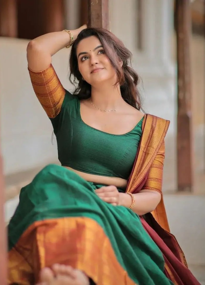 Captivating Shots of Chaitra Reddy: Embracing Timeless Elegance