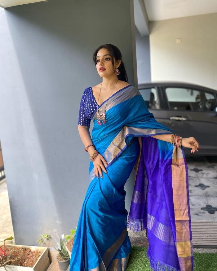 \"Captivating Visuals: Latest Pictures of Malavika Menon that Will Leave You Spellbound!\"