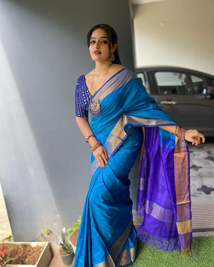 \"Captivating Visuals: Latest Pictures of Malavika Menon that Will Leave You Spellbound!\"