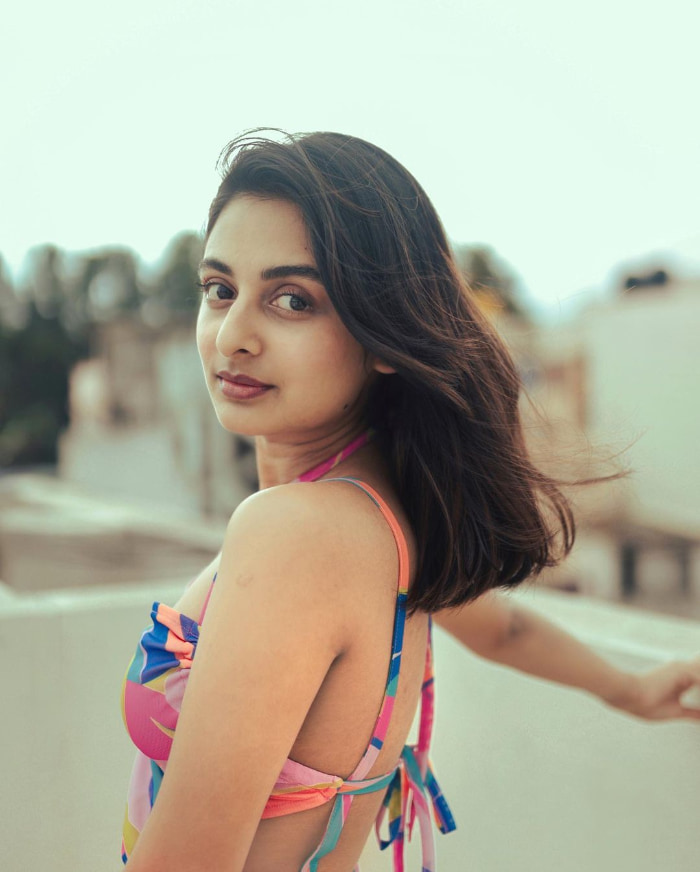 Trending Snapshot Gallery: Explore the Newest Pictures of Esther Anil!