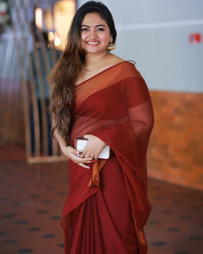 \"Captivating Portraits of the Stunning Shaalin Zoya - Explore Now!\"