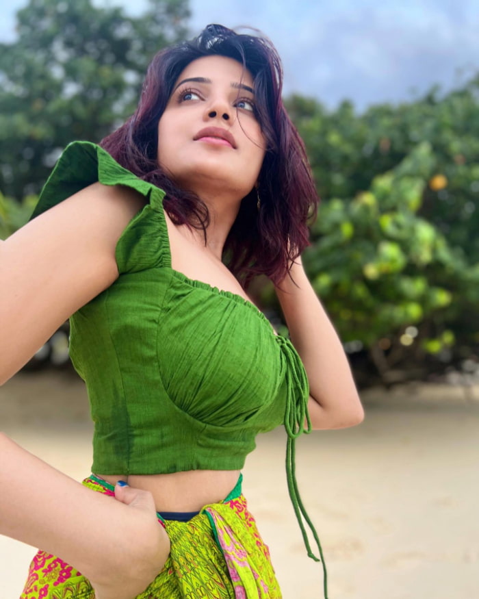 \"Trending Snaps of Aathmika: Explore the Latest Captivating Photographs!\"